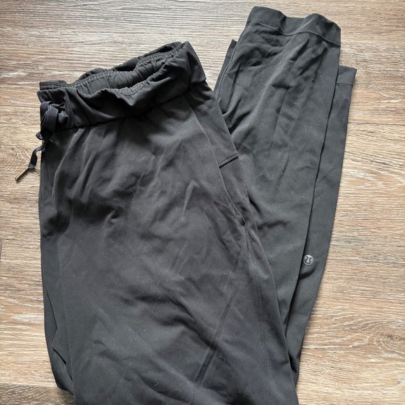 lulu on the fly pant - Picture 2 of 2